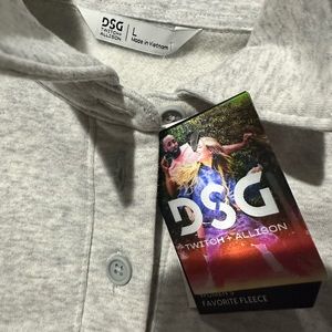 NWT DSG cropped sweatshirt